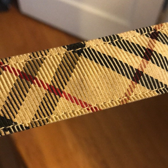 Burberry belt authentic. Skirt listed separate - Picture 5 of 6